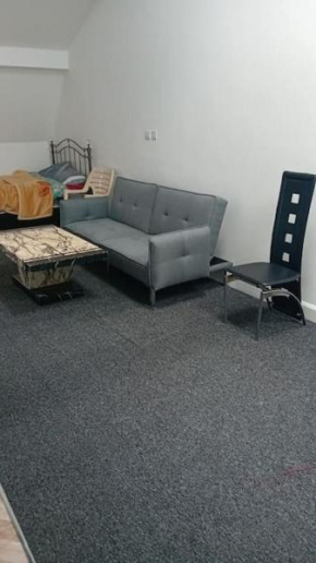 Studio Flat 3 Nelson Town Centre